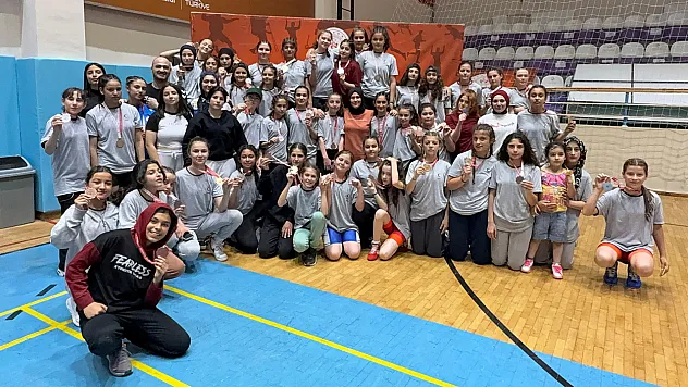 Ata Sporu'nda Birinci Olmak İçin Mücadele Ettiler