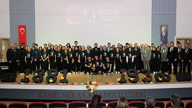  'Atamızın emaneti Cumhuriyet ve bağımsızlığımızın önemini biliyoruz'