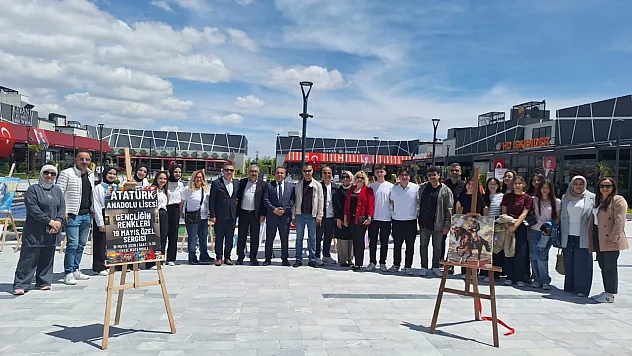 Atatürk Anadolu Lisesi Öğrencilerinin Resimleri Tam Not Aldı