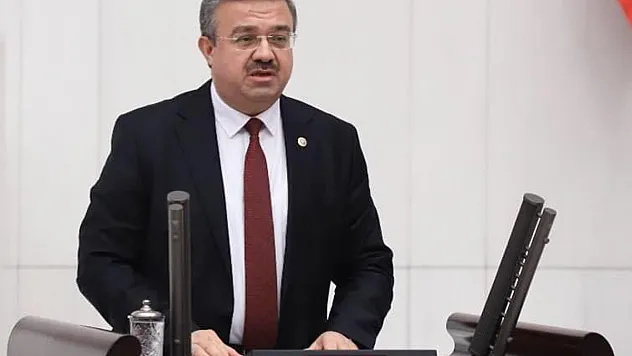 'Atatürk'e Ve Cumhurbaşkanımıza Hakaret Edenlere Bir Şey Söyleyemiyorsunuz'
