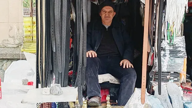 Ayakkabı Boyacılarının Soğukla Mücadelesi Başladı