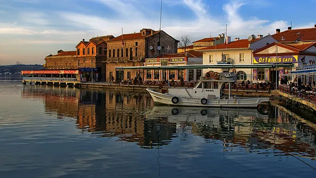 Ayvalık'ın neyi meşhur?