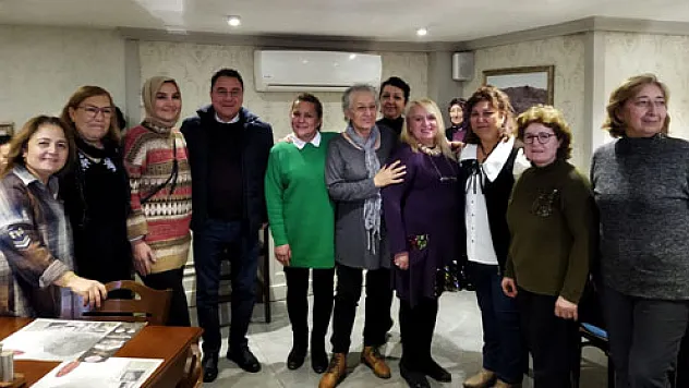 Babacan, Uzun Çarşı'da esnafı dinledi