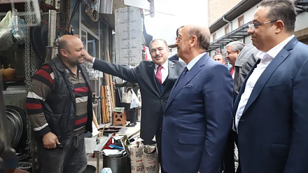 Bakan Bilgin Demirciler içi esnafıyla sohbet etti
