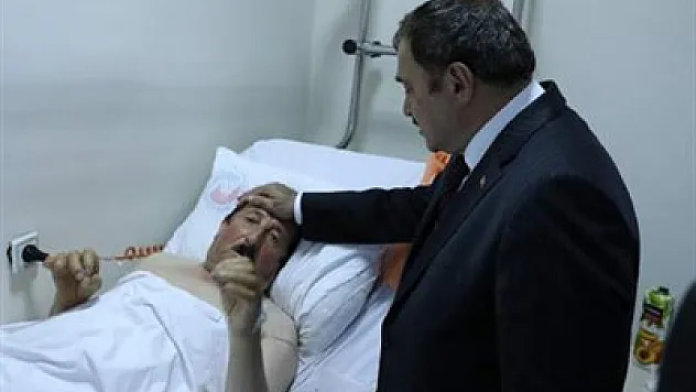 Bakan Eroğlu, darbezedeleri ziyaret etti