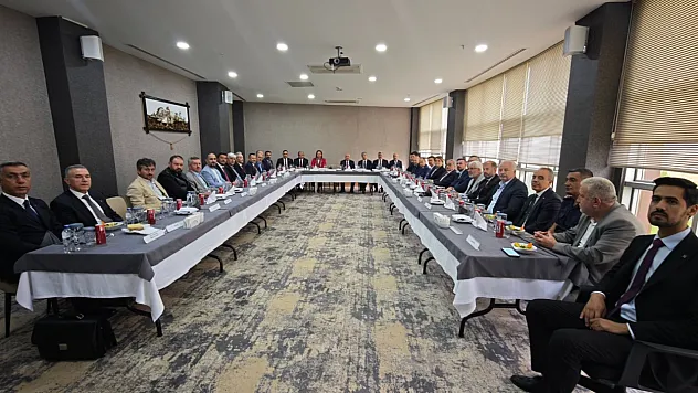 Bakan Güler Afyon'da STK Temsilcileriyle Bir Araya Geldi
