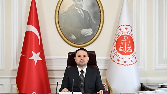 Bakan Gürlek Afyonlu Minik Yunus Emre'nin Olayına Sahip Çıktı