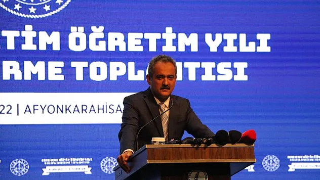 Bakan Özer: 'Eğitimin önündeki bütün antidemokratik uygulamalar kaldırıldı'
