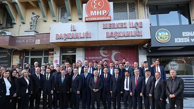 Bakan Özhaseki,  MHP’lilerle bir araya geldi