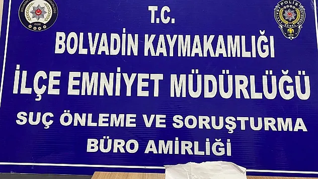 Banka önünde bekleyen şahısta esrar ele geçirildi