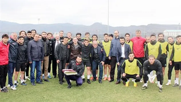 Baro'dan AFJET Afyonspor'a moral ziyareti