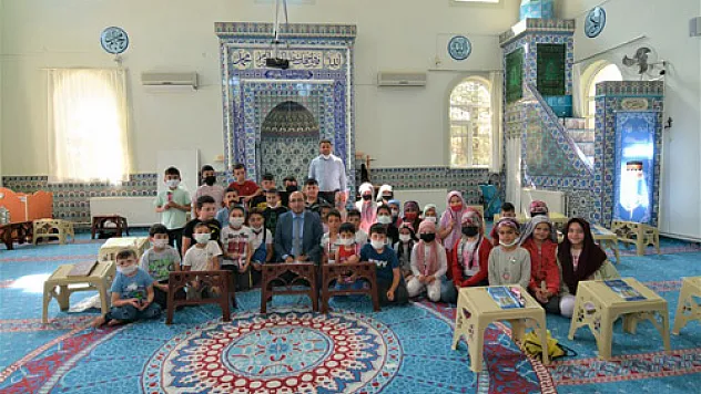 Başkan Çöl, Kur'an kursu  öğrencilerine dondurma ikram etti