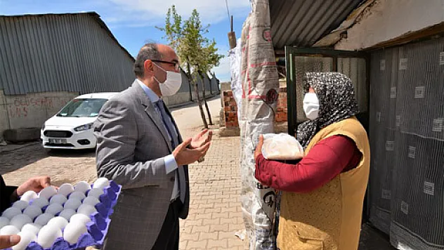 Başkan Çöl yemek dağıtarak istişare etti