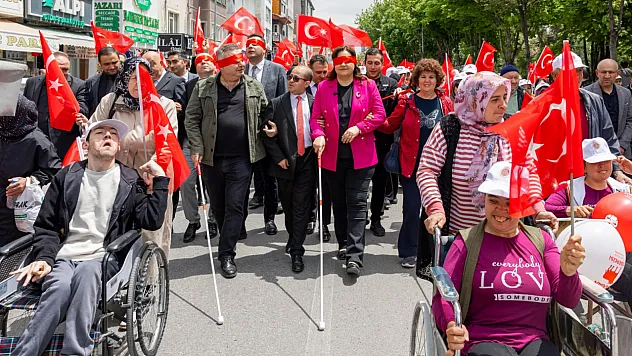 Başkan Köksal, Engelli Bastonu İle Yürüdü