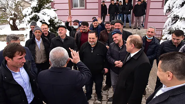 Başkan Zeybek, mahalle ziyaretlerine ara vermiyor