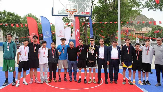 Basketbolcular Sokakta Yarıştı, Kazandı