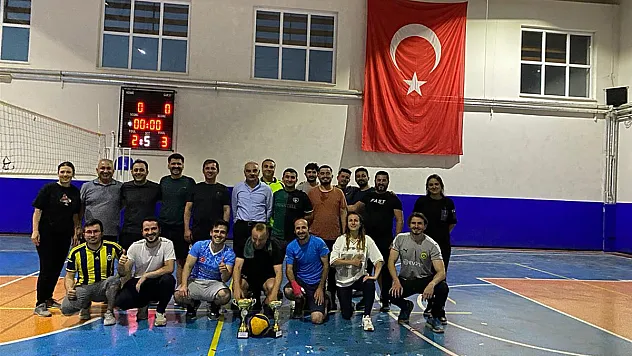 Başmakçı'da Voleybol Rüzgârı Esti