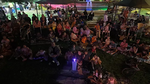 Bayırköy'de Yaz Akşamları Açık Hava Sinemasıyla Şenleniyor