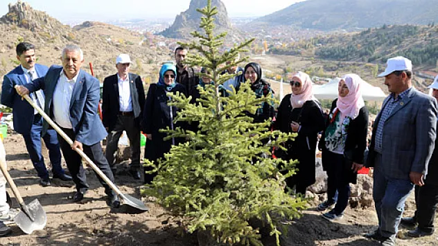Belediye 11 bin fidanı  toprakla buluşturdu
