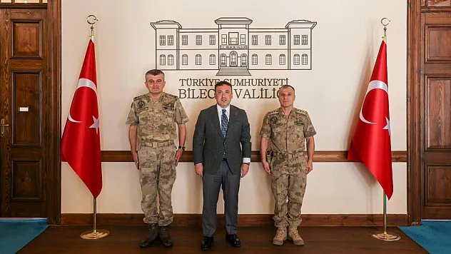 Bilecik'te Görev Yapan Komutanlardan Vali Sözer'e Veda Ziyareti