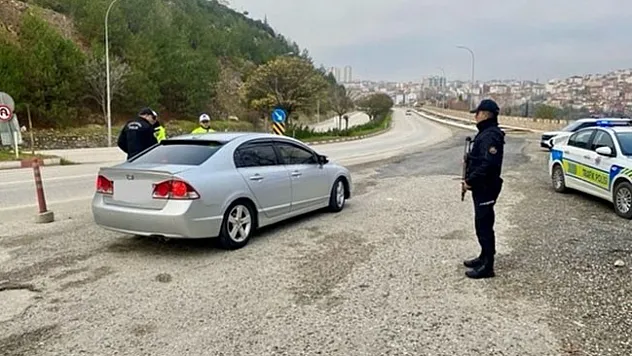 Bilecik'te Yasal Kalış Hakkı Bulunmayan 2 Kişi Yakalanarak, Sınır Dışı Süreçleri Başlatıldı