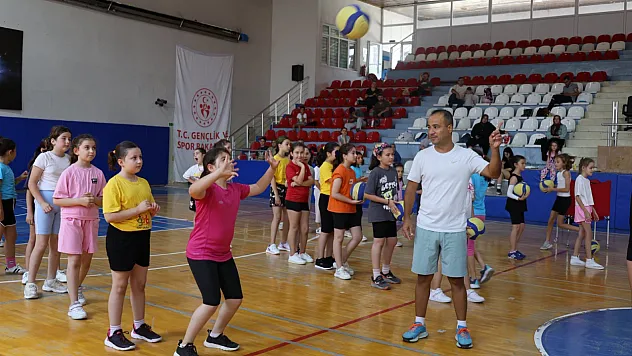 Bilecik'te Yaz Voleybolu Devam Ediyor