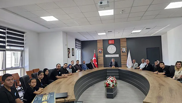 Bilgiyi Erdemle Bütünleştiren Nesiller Yetişiyor