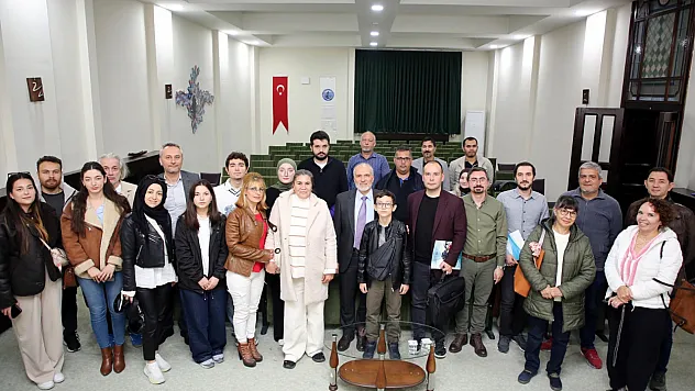 Bilim İnsanları ve Öğrenciler AKÜ'de İklimle Mücadeleyi Konuştu