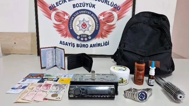 Bir Aracın Lastiklerini Keserek Teyp Ve Çanta Çalan Şüpheli Yakalandı