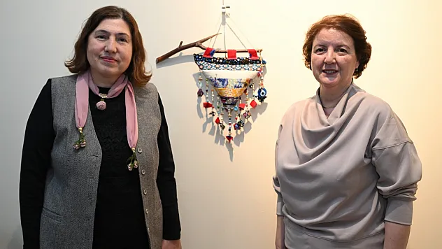 Bir Günde İki Sergi