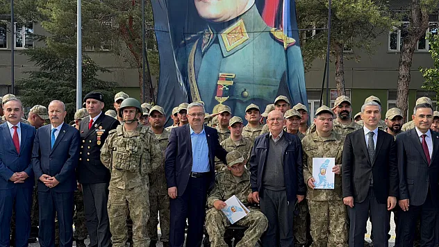 Bir Günlüğüne Asker Olmanın Gururunu Yaşadılar
