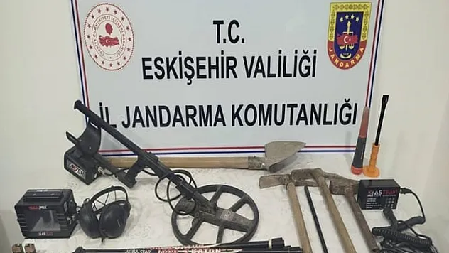 Birlikte Kaçak Kazı Yapan 4 Şüpheli Suçüstü Yakalandı