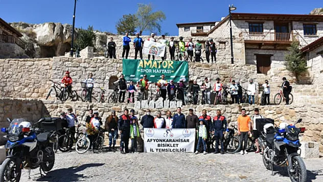 Bisikletçiler Frig Vadisi'nde pedal çevirdi