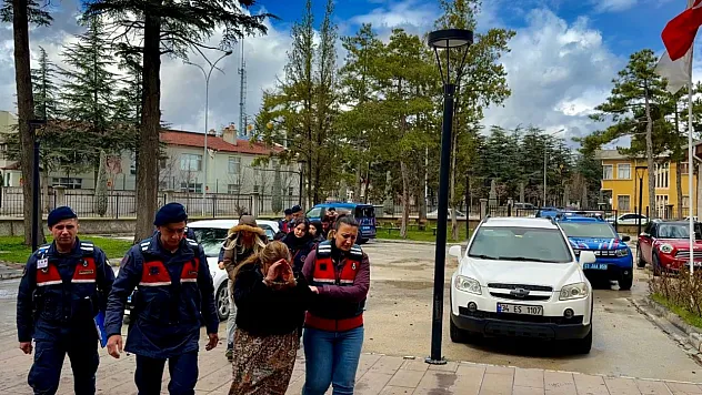 Bohçacı Sandılar, Hırsız Çıktı