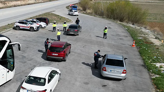 Bolvadin'de Jandarma Denetimleri Kazaları Önledi