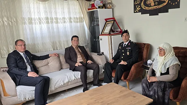 Bolvadin'de Şehit Aileleri Unutulmuyor