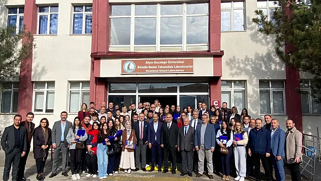 Bolvadin MYO'ya 45. Yılında Sigortacılık Laboratuvarı Açıldı