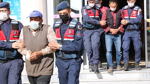 Bostanlı'daki cinayetin zanlıları mahkemede: 3 kişi tutuklandı