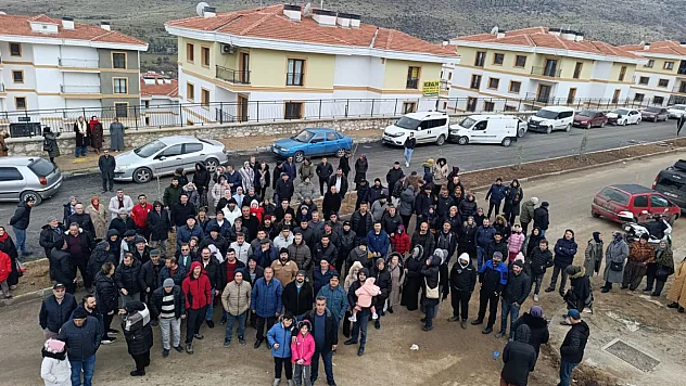 Boyalar Kabardı, Parkeler Şişti, Sular Kesik!