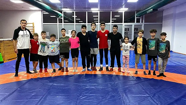 Bozüyük Belediyesi'nden güreş kursu