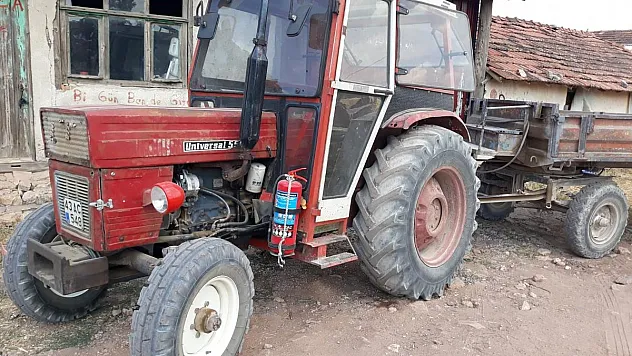 Bu köydeki traktörlerde yangın söndürme tüpü var