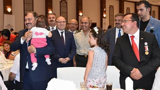 Bu ülke şehit ve gazilerimize çok şey borçlu