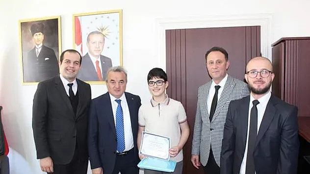 Bursluluk Sınavında Türkiye Birincisi Oldu