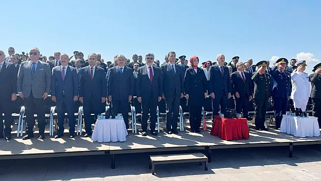'Büyük Zafer Türk Milletinin Fedakârlığıyla Kazanılmıştır'