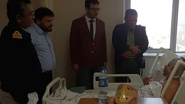 Büyükelçilik yetkilileri,  Malezyalı hastaları ziyaret etti