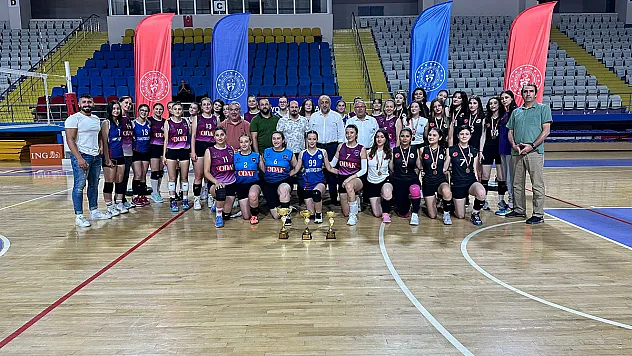 Büyükler Kulüp Voleybol Müsabakaları Tamamlandı