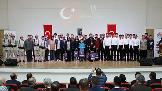 'Çanakkale cihanı hayrete düşüren bir destandır'