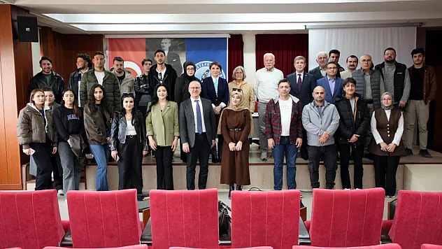 Çanakkale Savaşları Bir 'Matematik Savaşı' mıydı? Tarihin Bilinmeyen Yönleri Panelde Anlatıldı