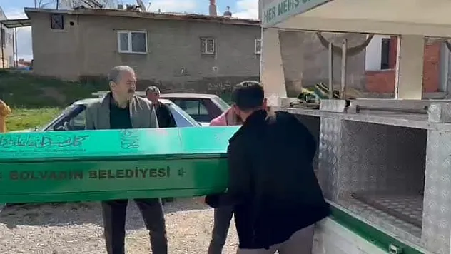 Çay içmek için gece terasa çıkan adamın sabah cansız bedeni bulundu