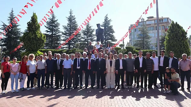 CHP'de Seçimlere Çelenk Molası